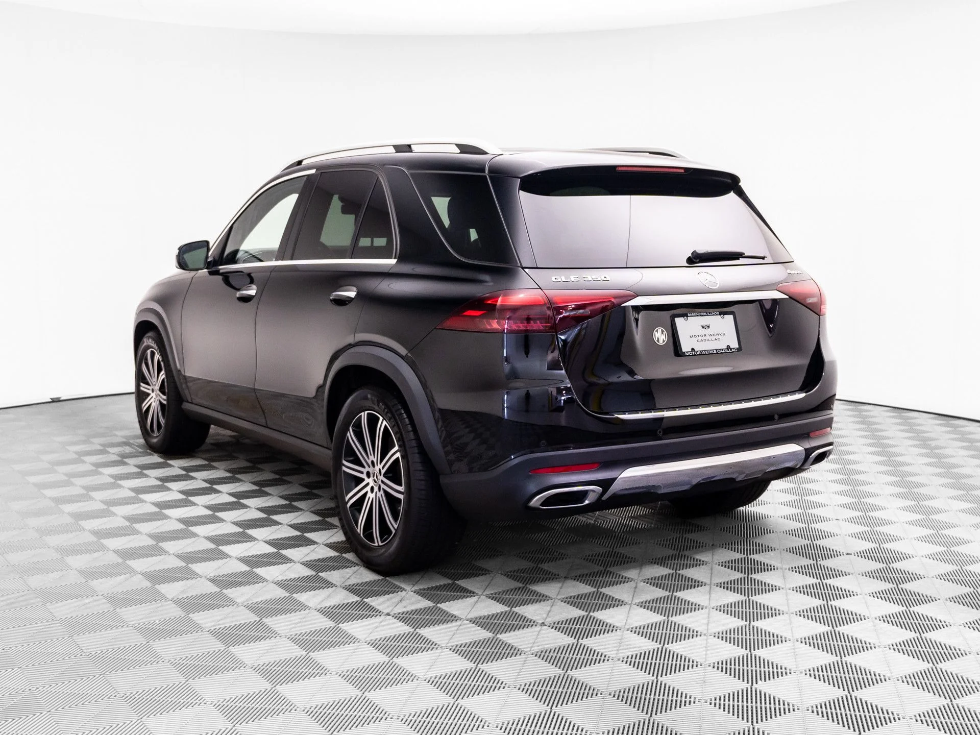 Used 2024 Black Mercedes-Benz GLE 350 image 3