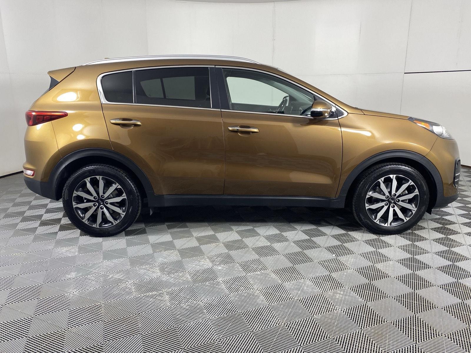 Used 2018 Burnished Copper Kia EX image 12