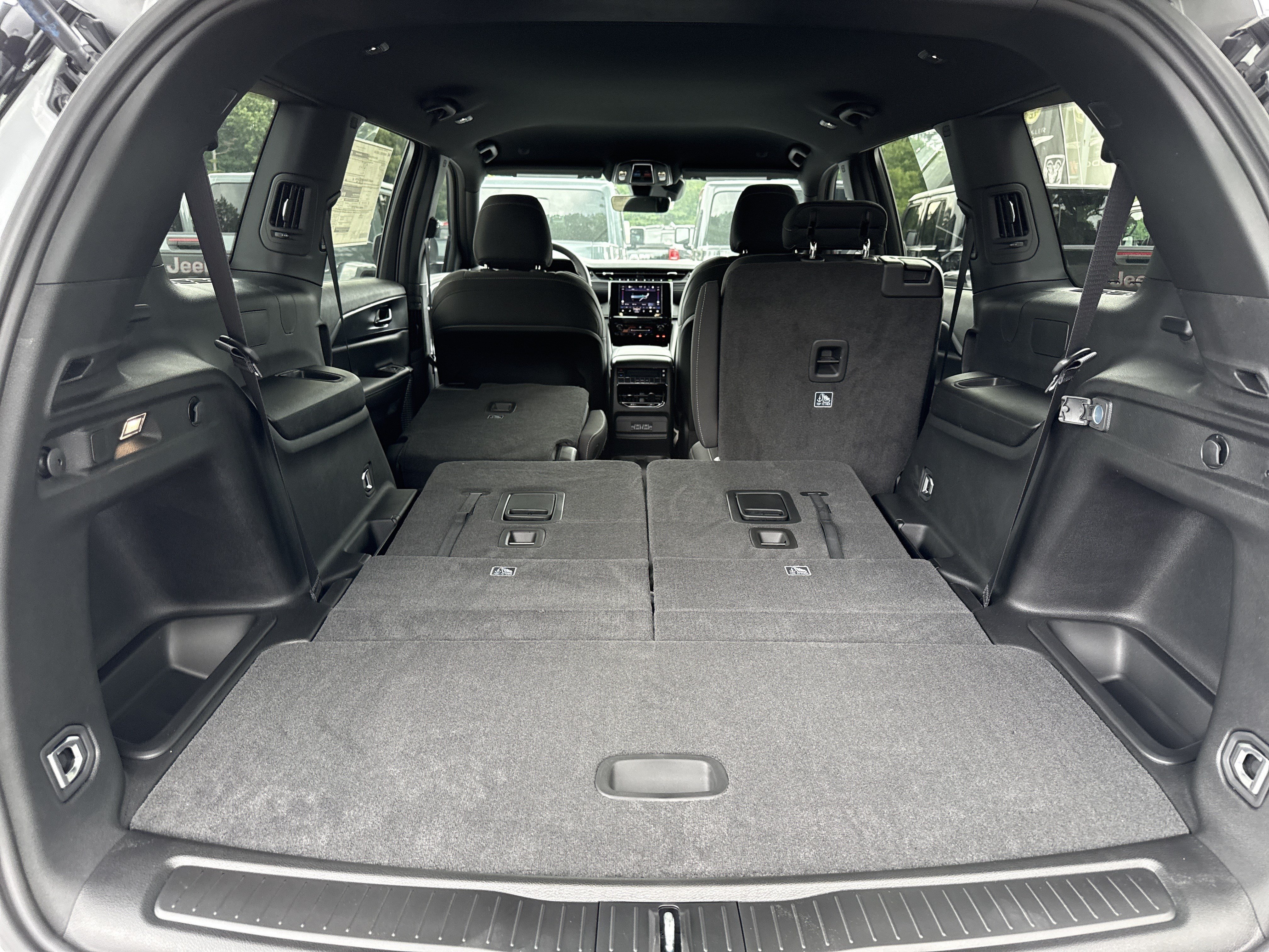 New 2026 Silver Zynith Jeep Laredo image 18
