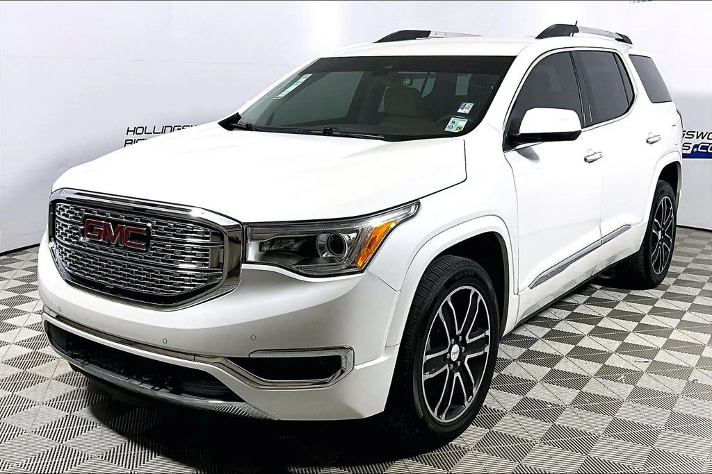 2019 GMC Acadia Denali FWD's photo