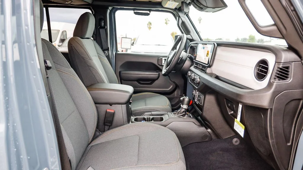 2025 Jeep Wrangler 4-Door Sport S - Photo 18
