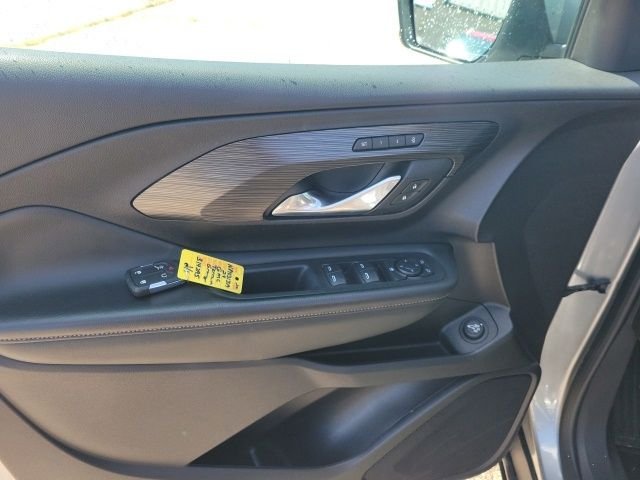 Used 2024 Silver GMC SLT image 16