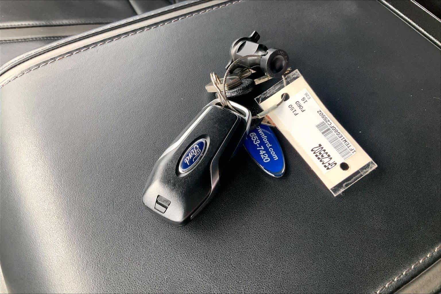 Used 2016 Magnetic Metallic Ford Platinum image 14