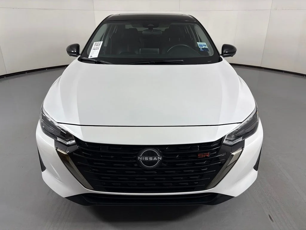 Certified Used 2025 White Nissan SR image 3