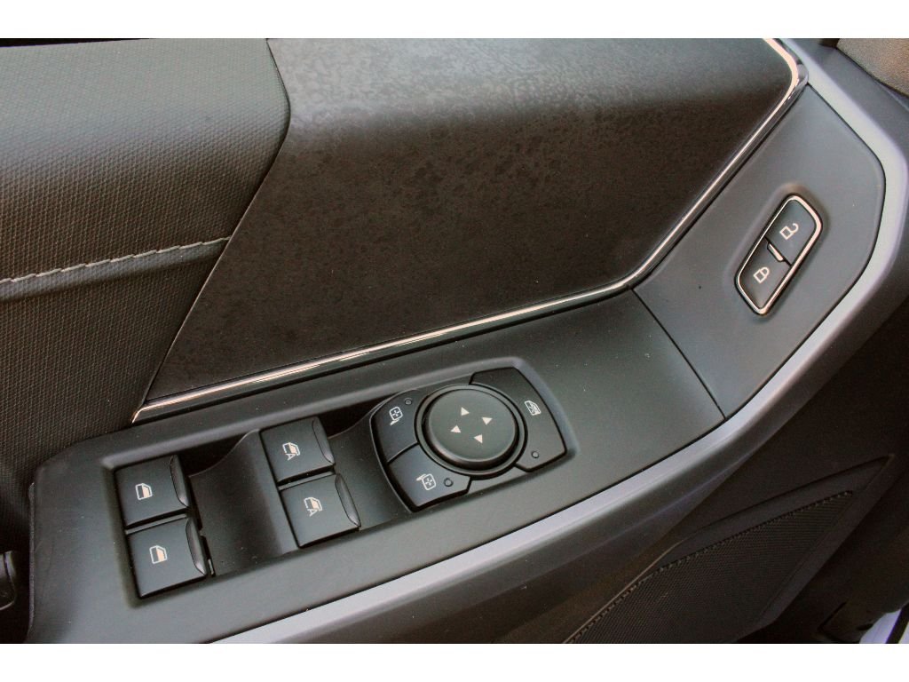New 2026 Oxford White Ford XLT image 3