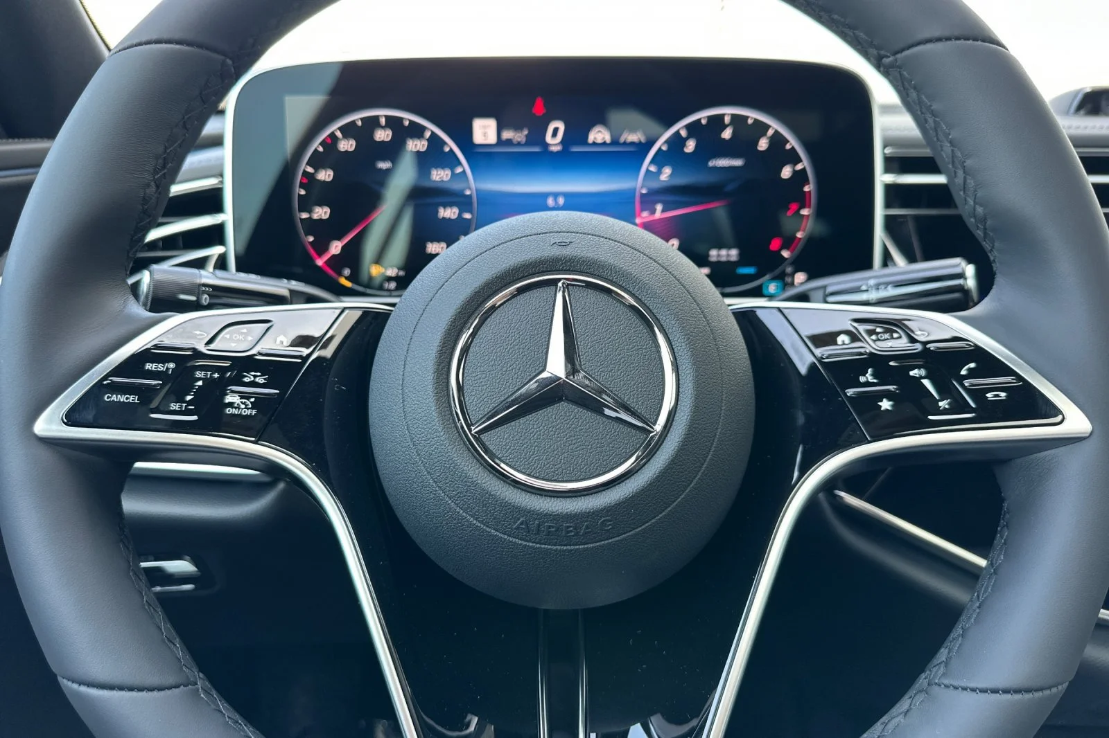 New 2027 Polar White Mercedes-Benz E 350 image 18
