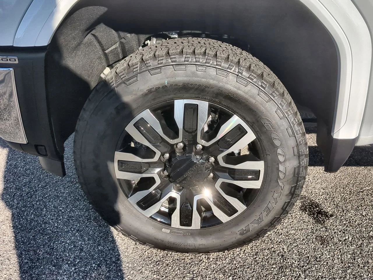 New 2026 Summit White GMC SLT image 34