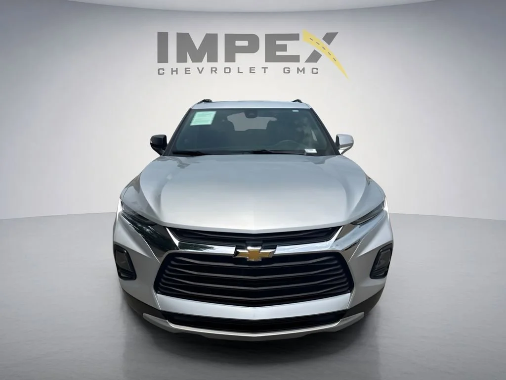 Used 2022 Silver Ice Metallic Chevrolet 2LT image 8