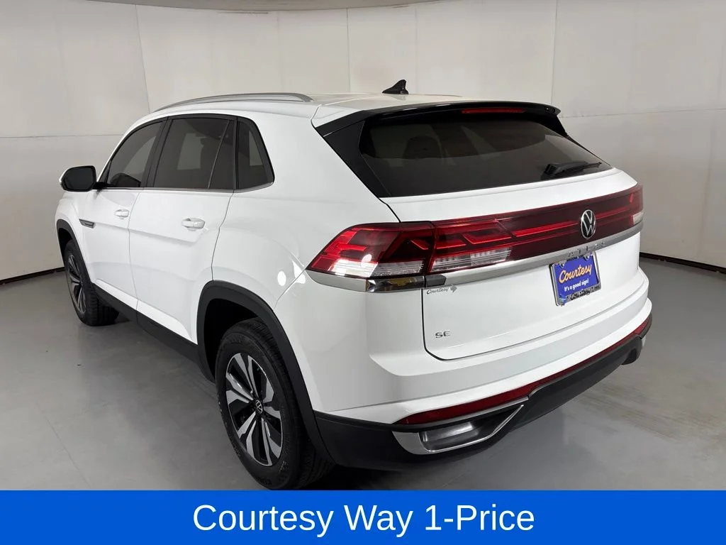 Used 2024 White Volkswagen 2.0T SE image 8