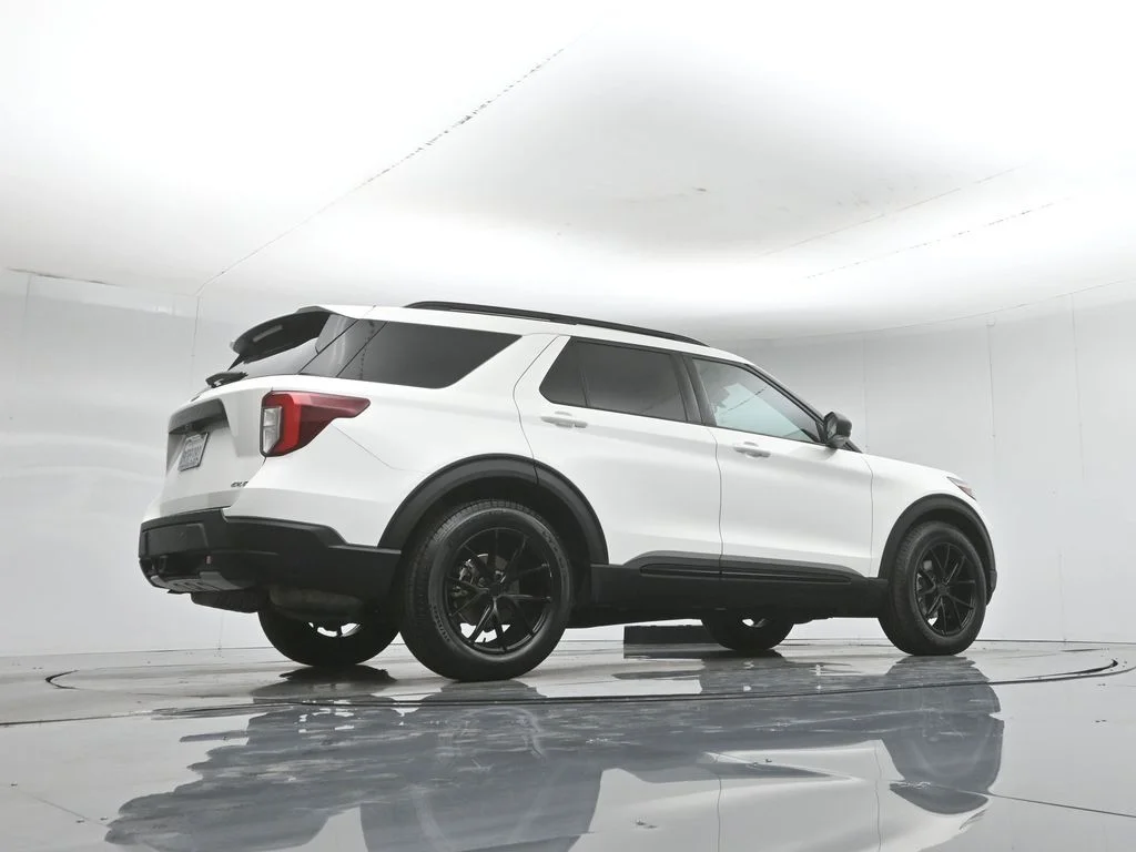 Used 2022 White Ford Timberline image 53