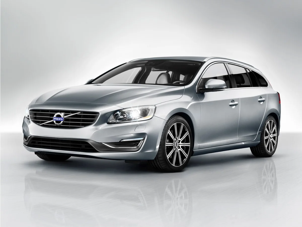 Used 2016 White Volvo T5 image 1