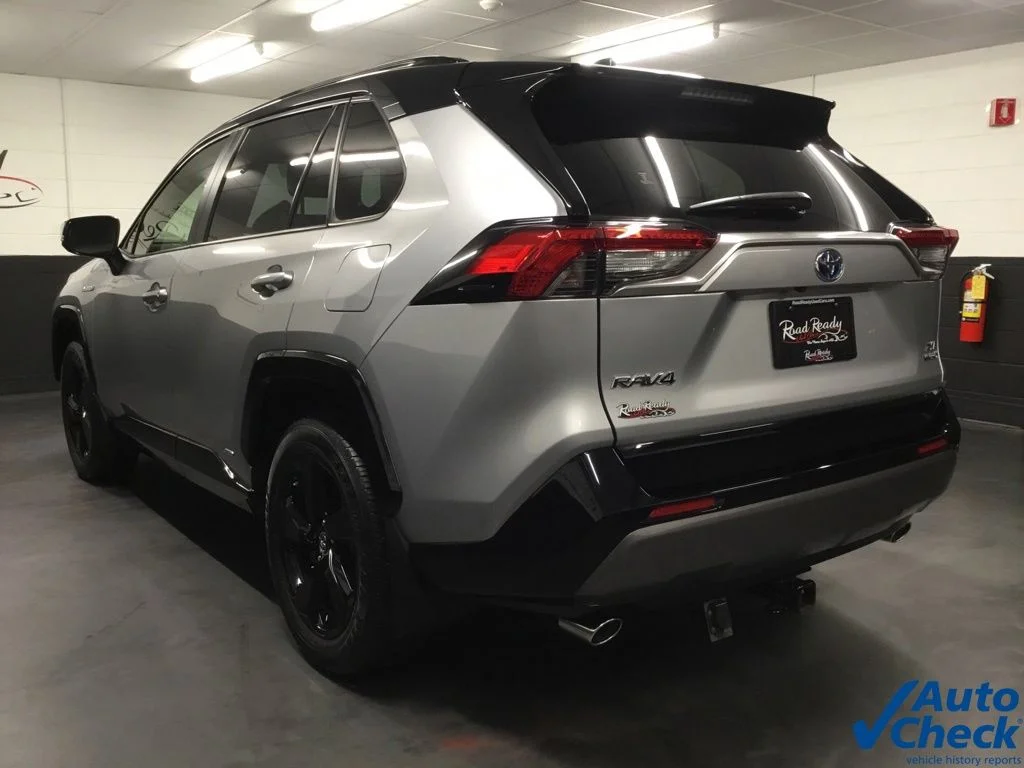 Used 2019 Silver Toyota XSE image 8