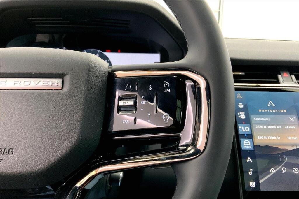 New 2025 Santorini Black Land Rover Core S image 9