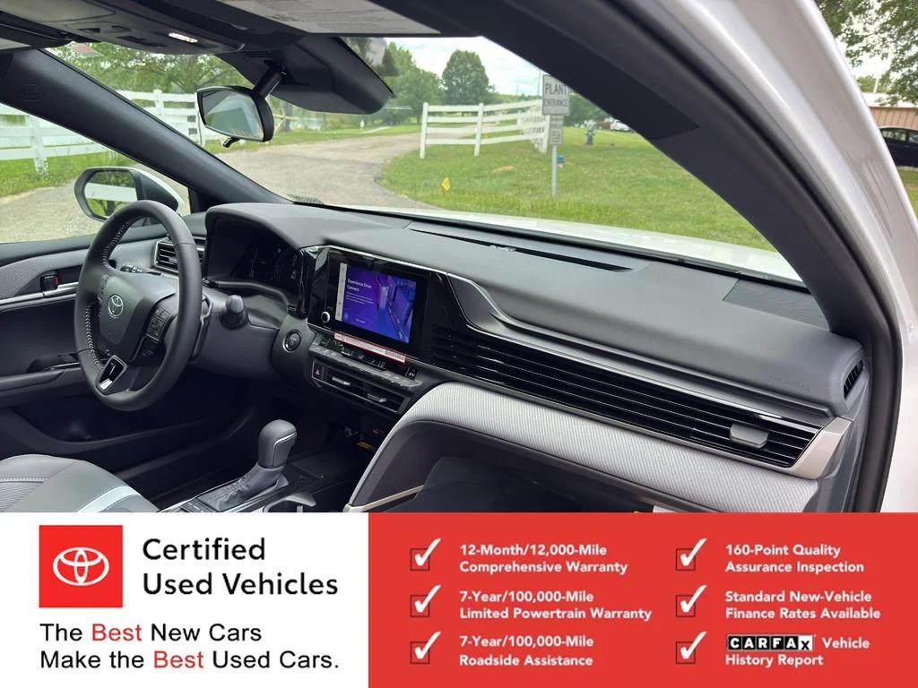 Used 2026 Ice Cap Toyota SE image 21