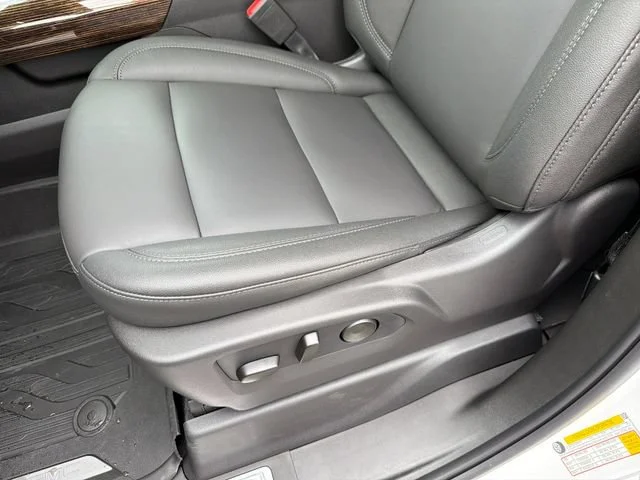 New 2026 Summit White GMC Elevation image 20