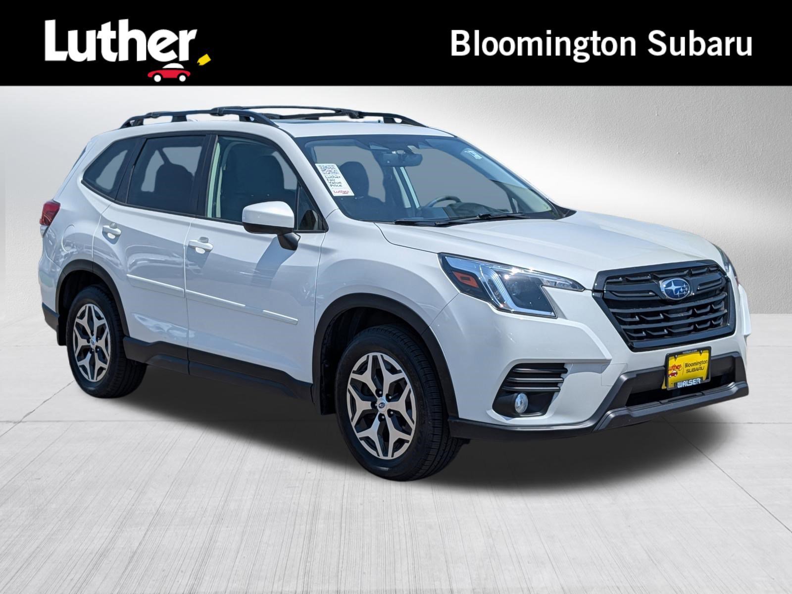 Used 2022 Crystal White Pearl Subaru Premium image 1