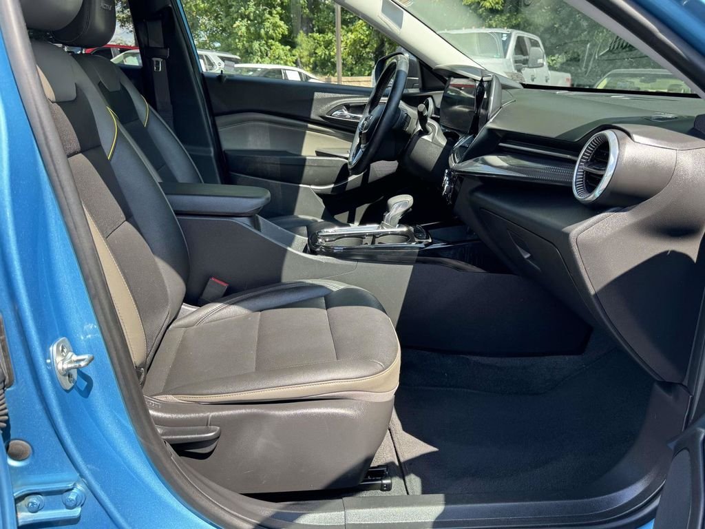 Used 2025 Blue Chevrolet ACTIV image 15