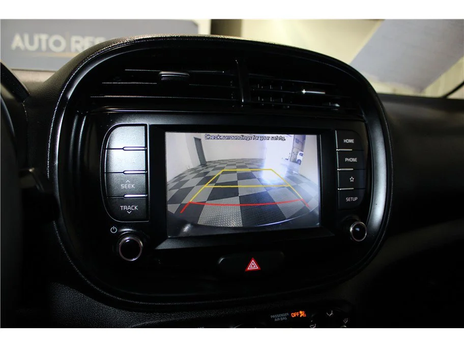 Used 2020 Snow White Pearl Kia LX image 33