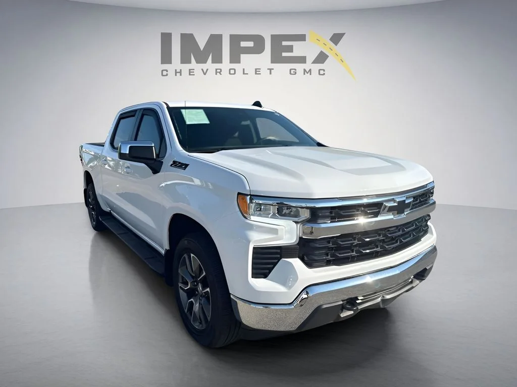 Used 2024 White Chevrolet LT image 5