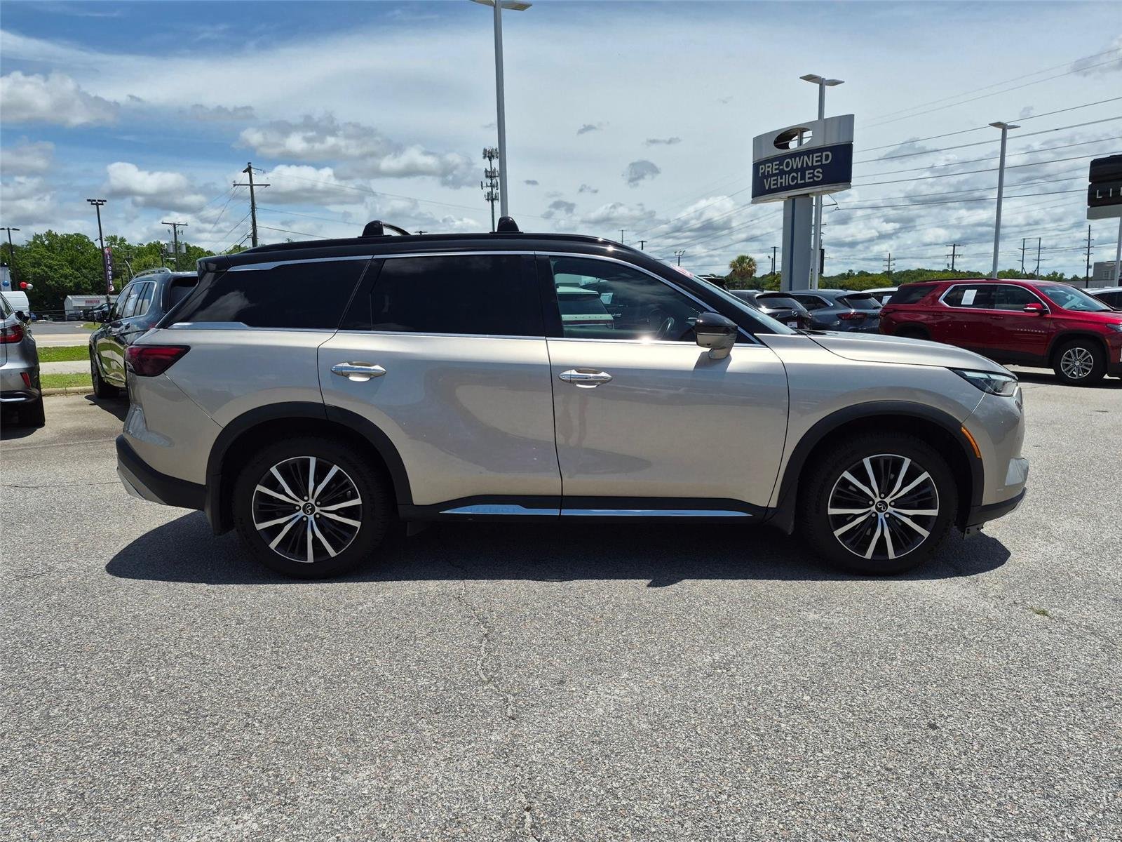 Used 2022 SILVER INFINITI  image 4