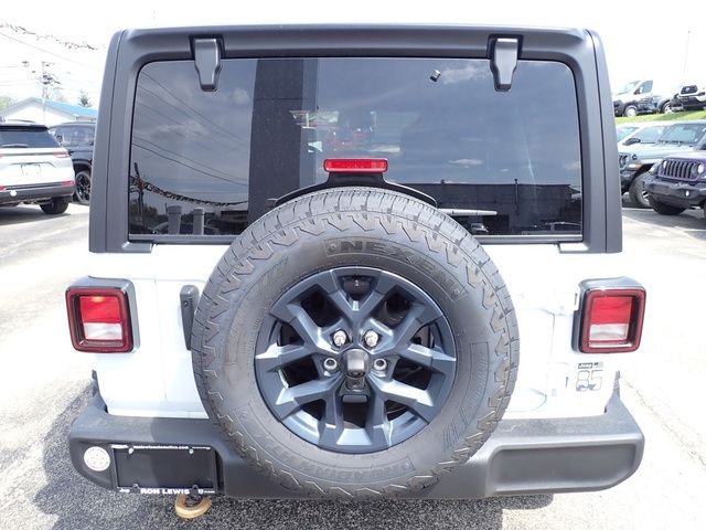 New 2026 Bright White Clear-Coat Exterior Paint Jeep 85th Anniversary Edition image 4