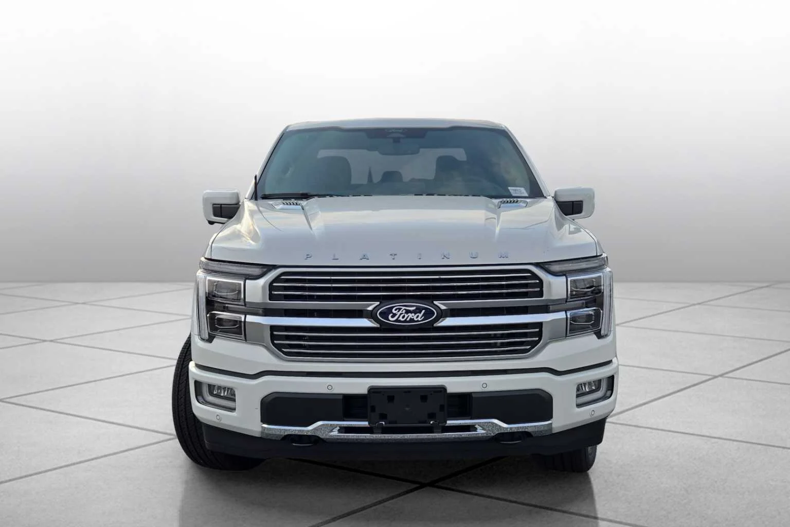 New 2026 Star White Metallic Tri-Coat Ford Platinum® image 3