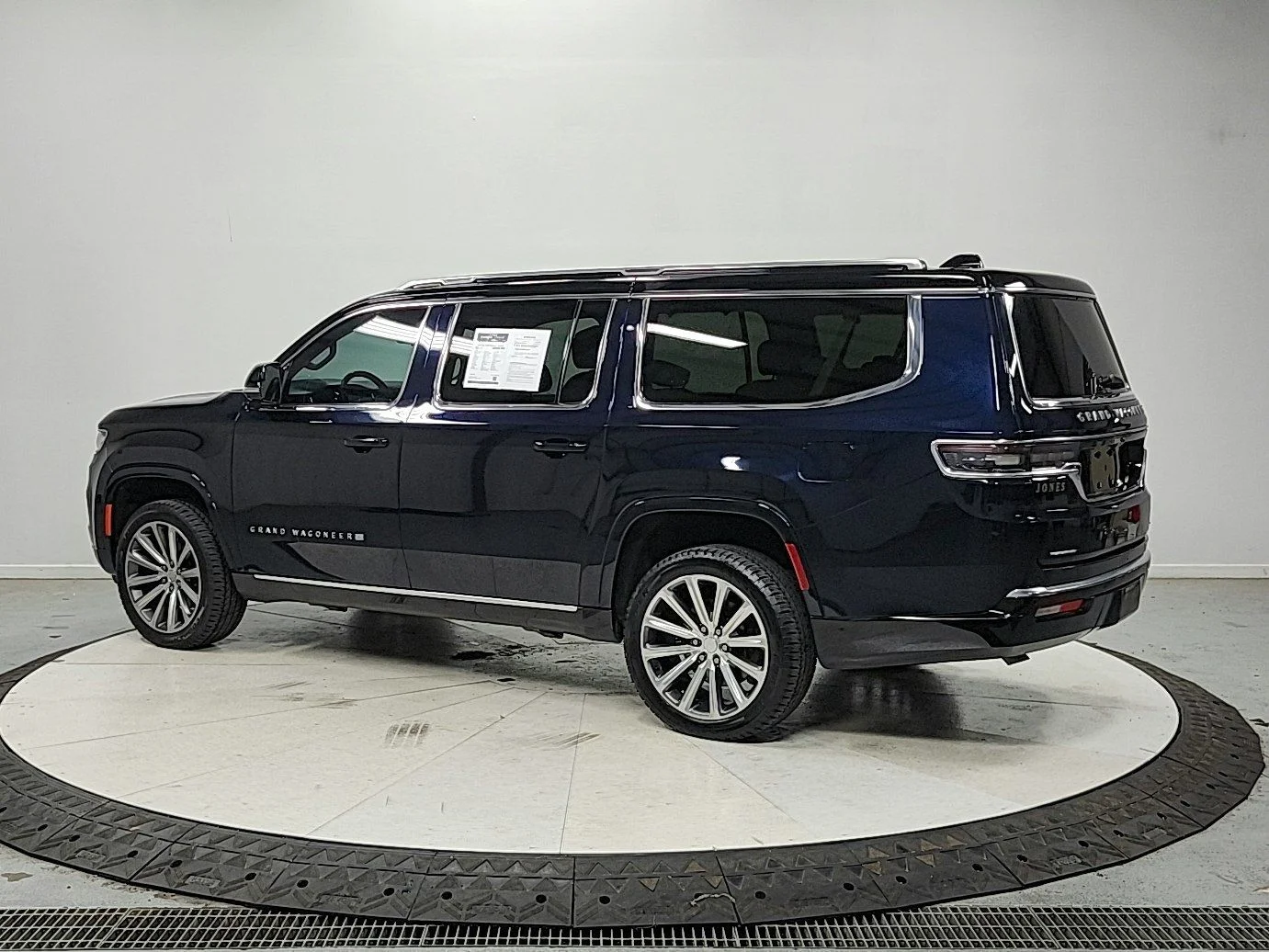 Used 2023 Black Jeep Series II image 5