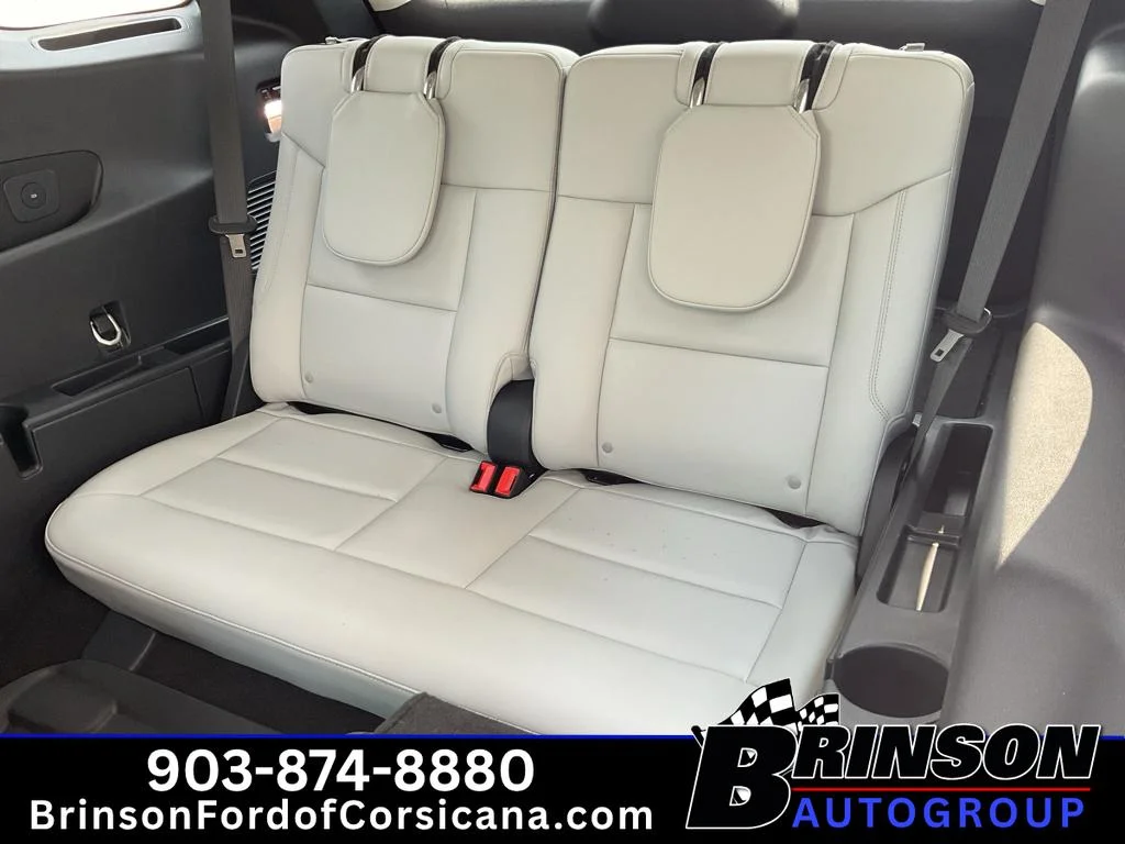 Used 2025 Iconic Silver Metallic Ford Platinum image 18
