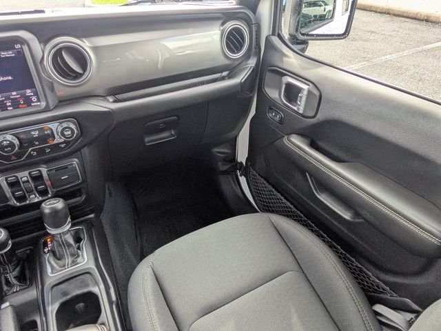 Used 2020 White Jeep Unlimited Sahara image 17