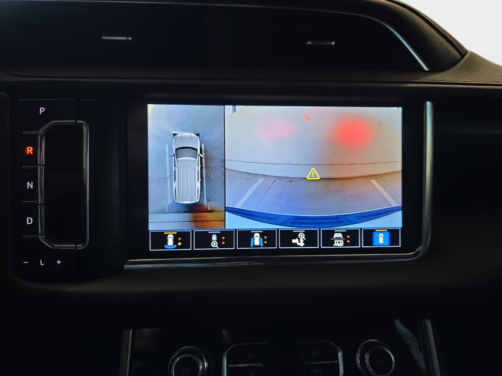 Used 2021 White GMC Denali image 24