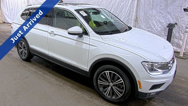 Used 2018 Pure White Volkswagen SEL image 1