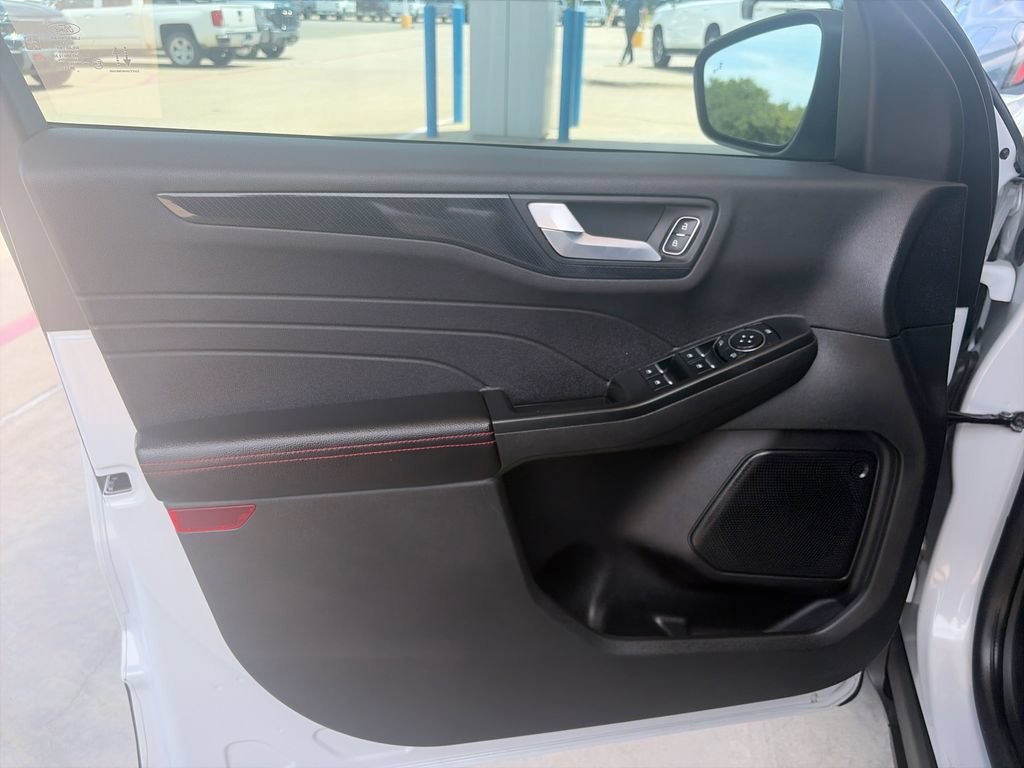 2025 Ford Escape ST-Line - Photo 23