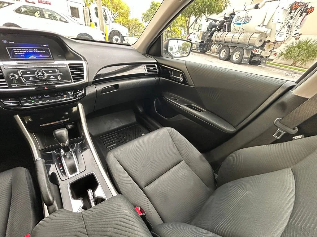 Used 2016 Gray Honda LX image 11