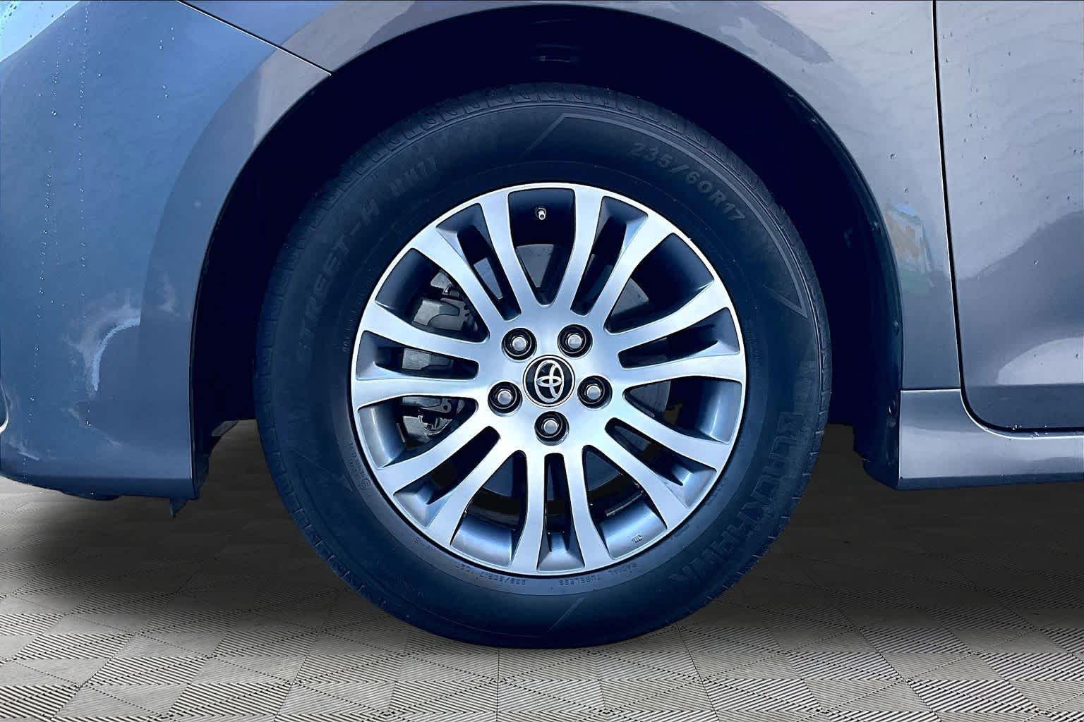 Used 2020 Predawn Gray Mica Toyota XLE image 11