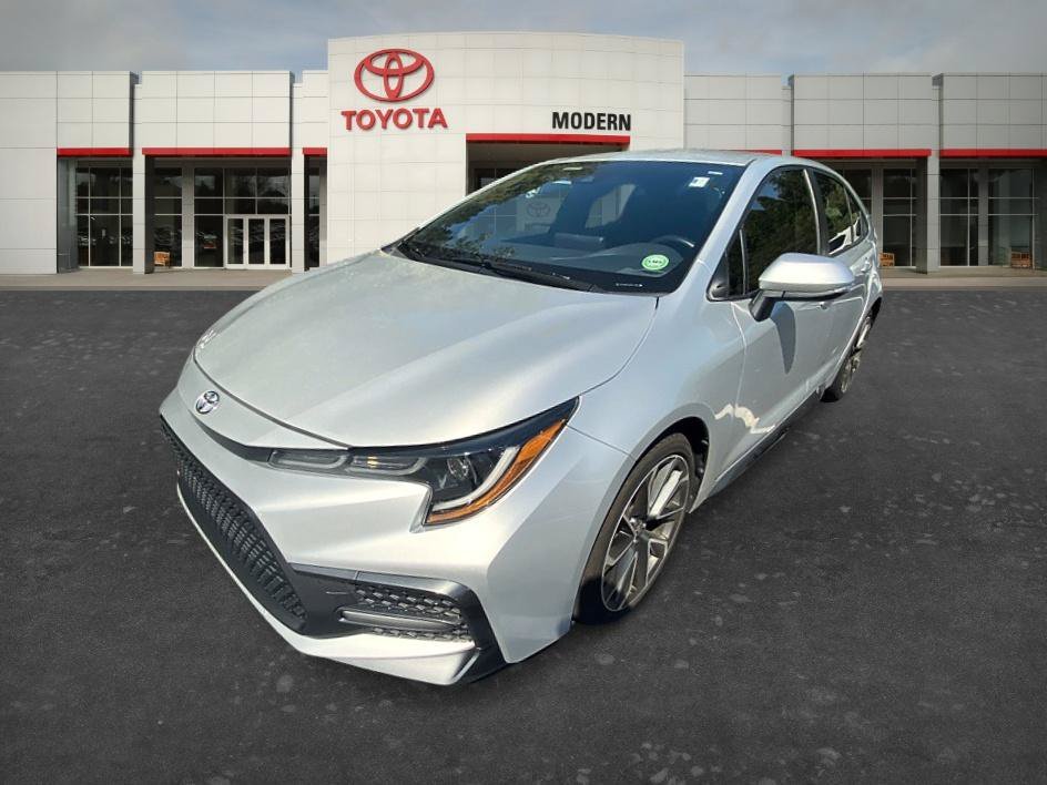 Used 2022 Classic Silver Metallic Toyota SE image 7