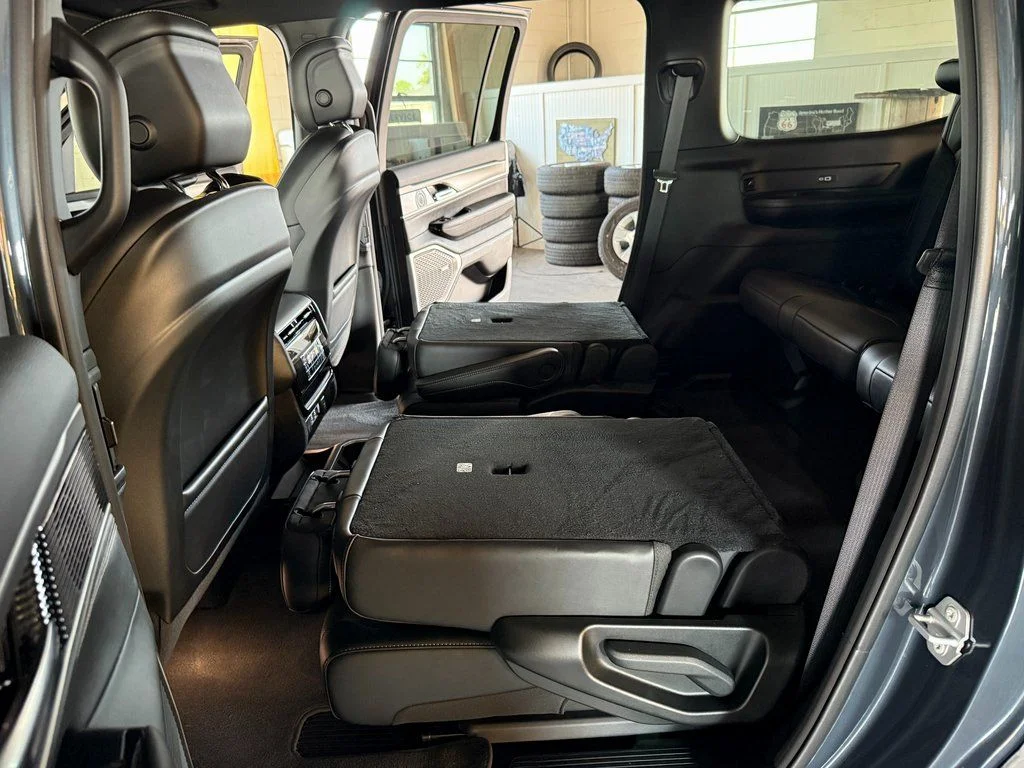 New 2025 Gray Jeep Series II image 39