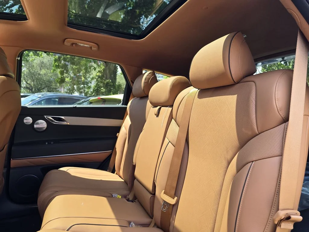 New 2026 White Genesis 2.5T Prestige image 12