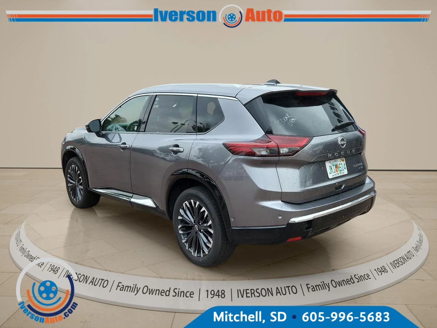 Used 2026 Gun Metallic Nissan Platinum image 5
