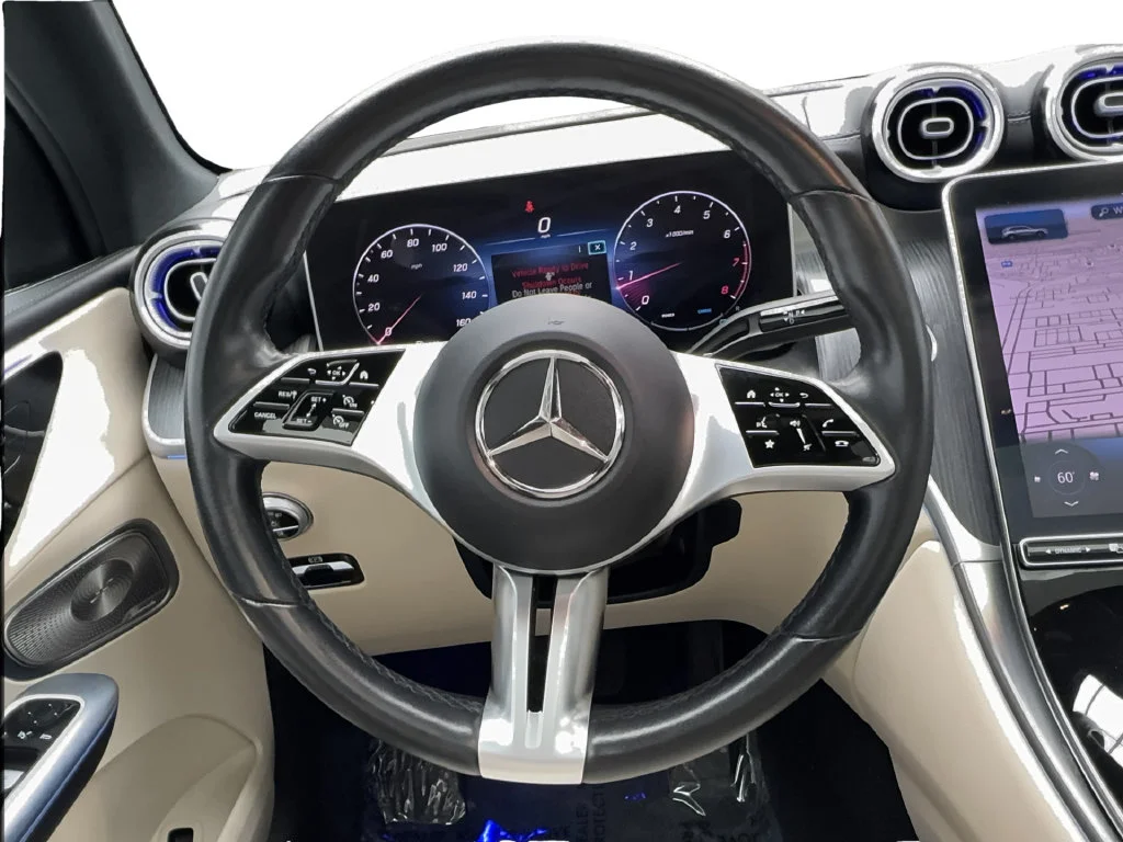 Used 2023 Silver Mercedes-Benz GLC 300 image 39