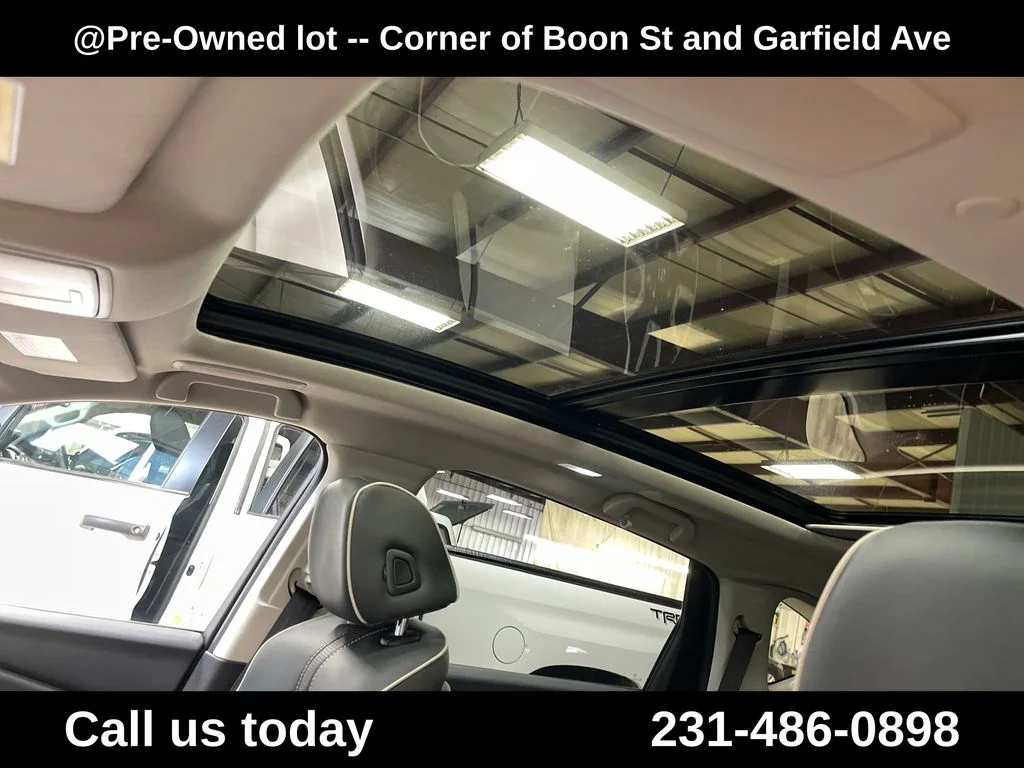 Used 2021  Acura Advance Package image 9