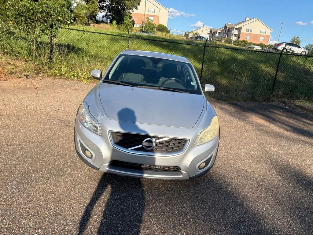 Used 2011  Volvo T5 image 3