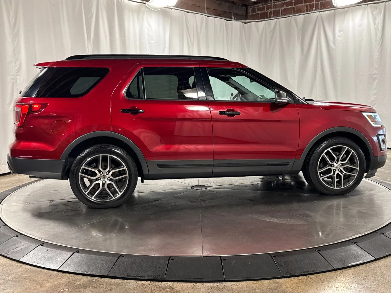 Used 2017 Red Ford Sport image 6