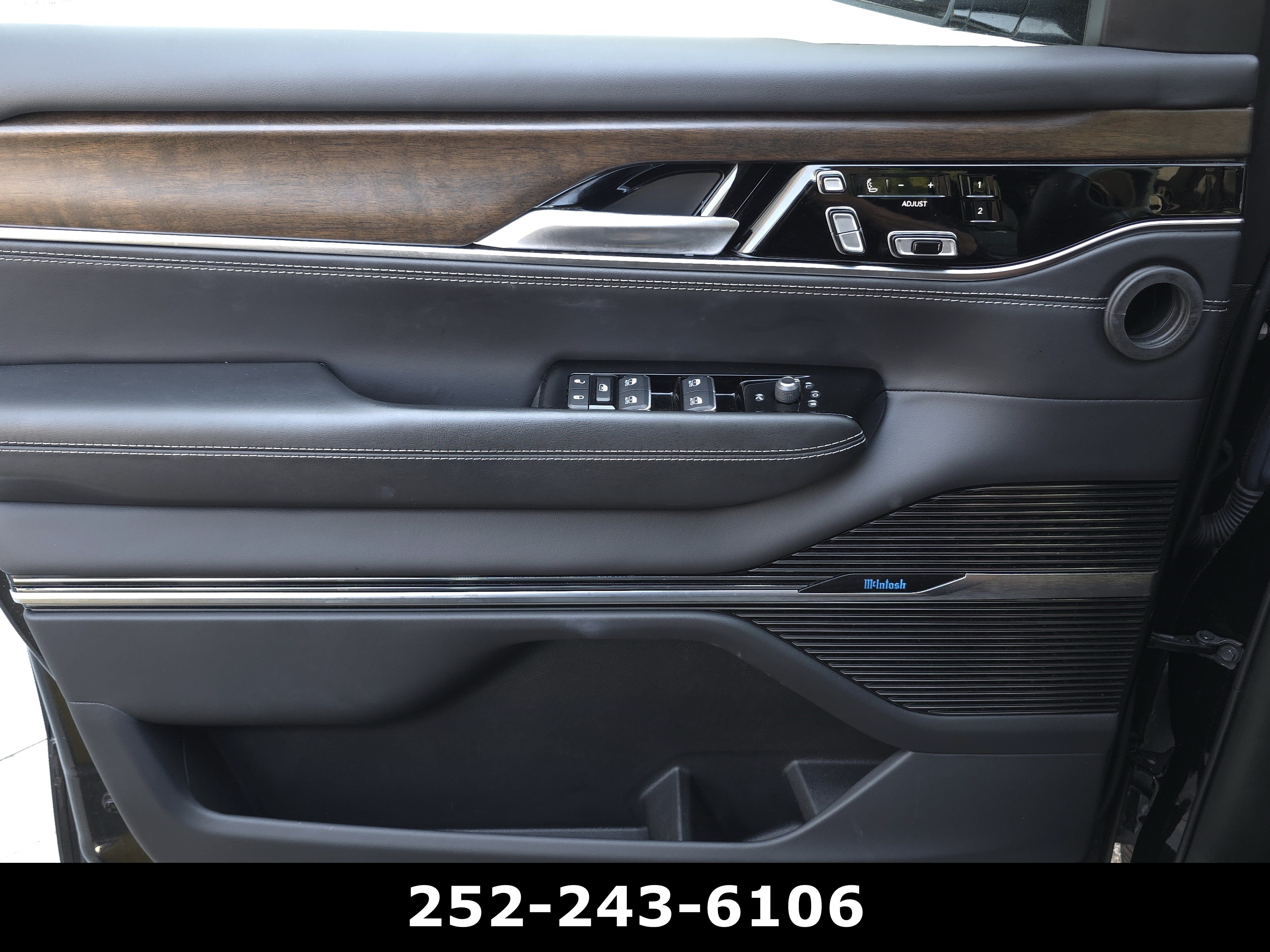 Used 2022 Diamond Black Crystal Pearlcoat Jeep Series II image 24
