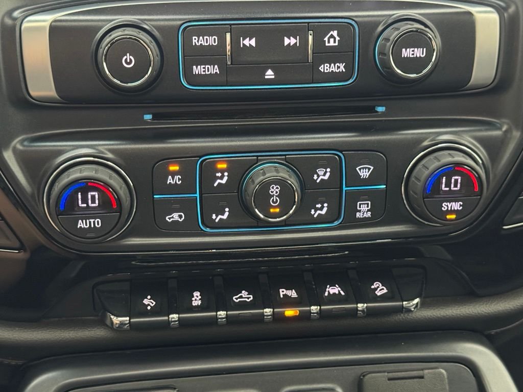 Used 2018 White Frost Tricoat GMC SLT image 27