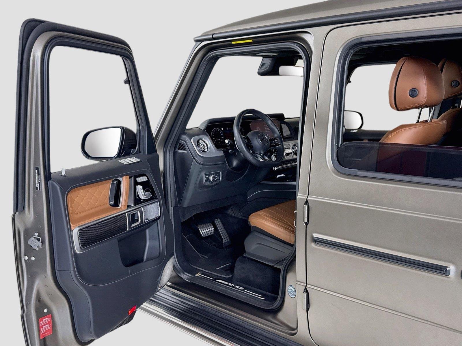 Used 2026 MANUFAKTUR Monza Grey Magno Mercedes-Benz AMG® G 63 | Manu Int Package Plus | Carbon Trim image 11