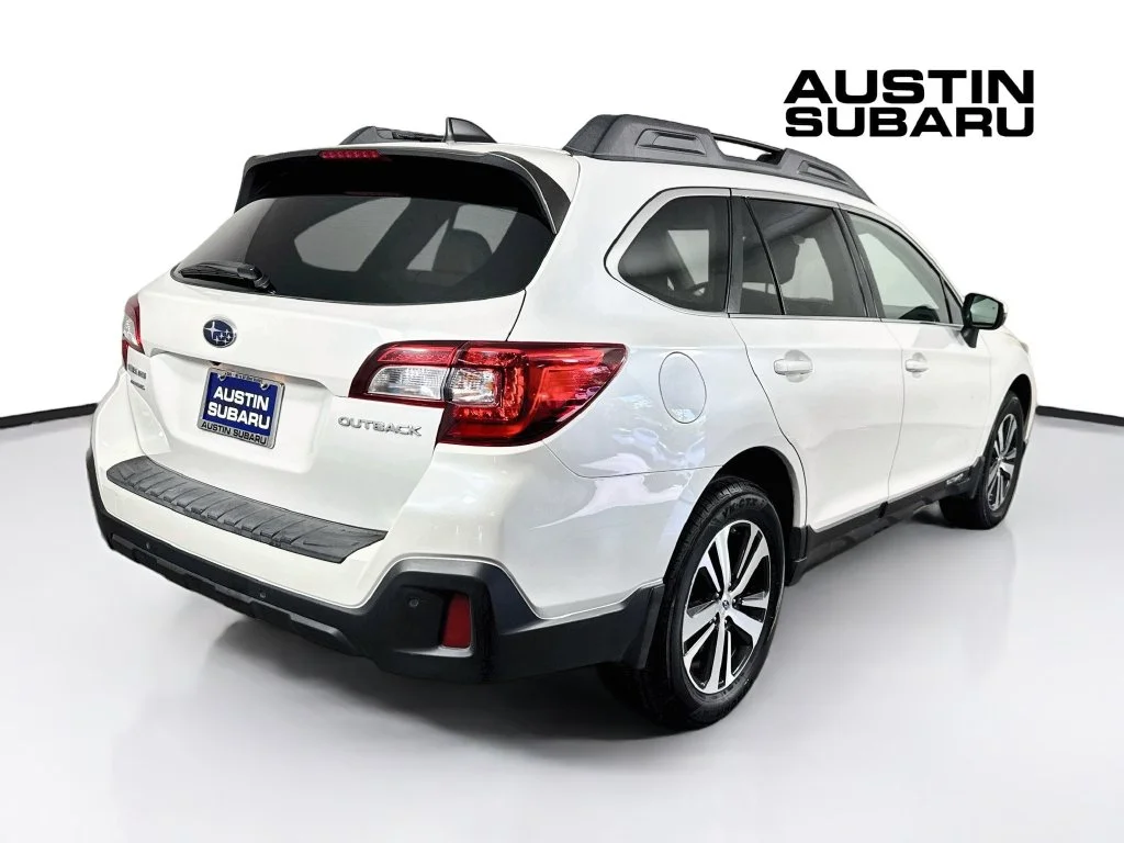 Used 2018 White Subaru 2.5i image 7