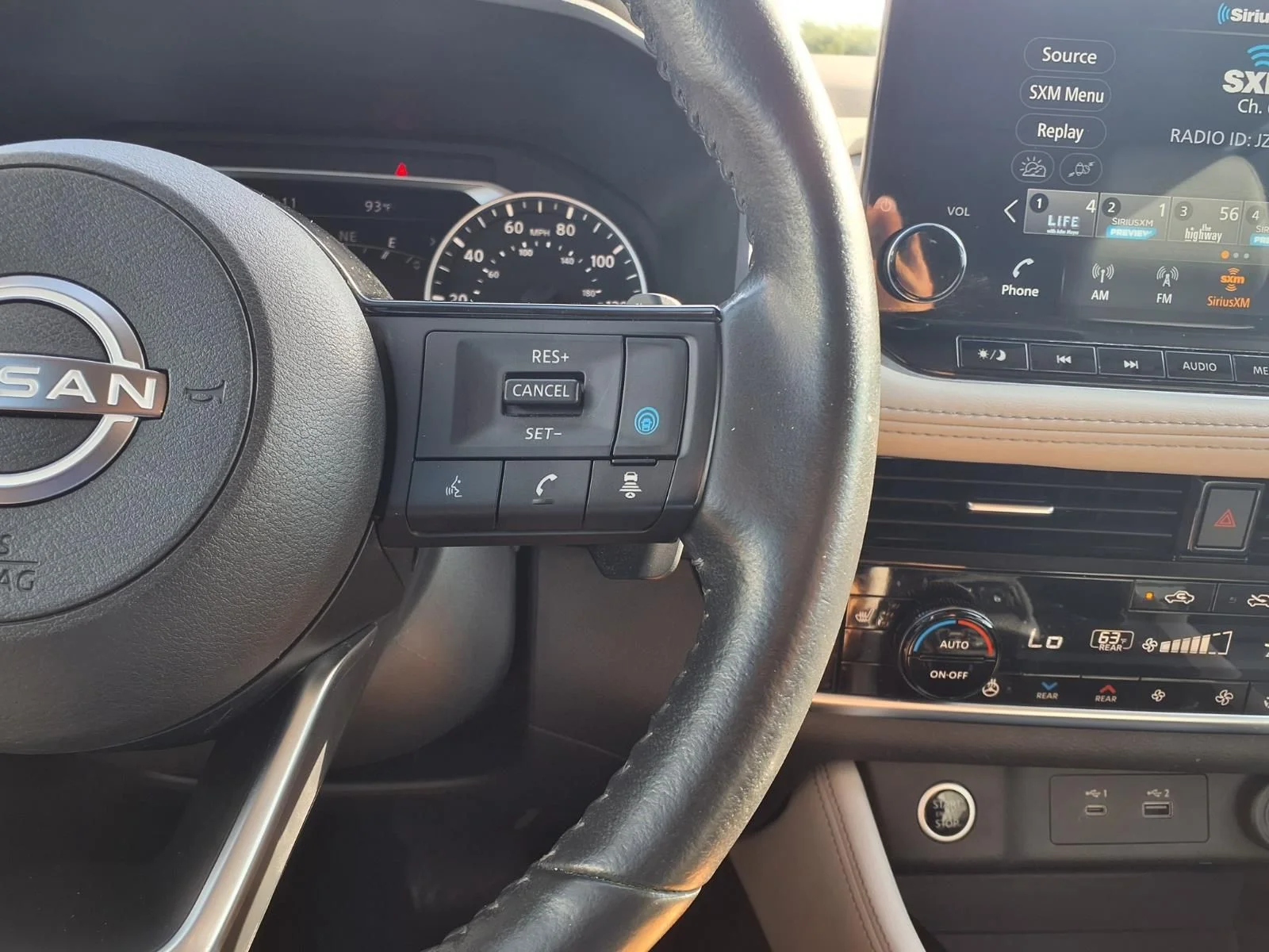 Used 2022 Blue Nissan SL image 16