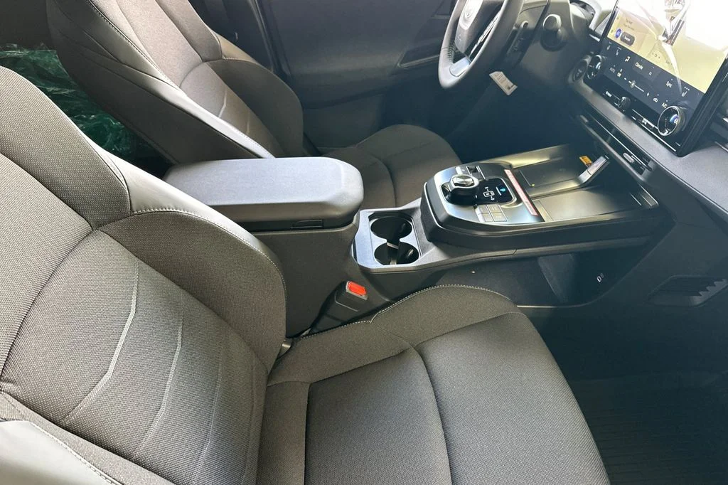 New 2026 Overcast Toyota  SE image 16