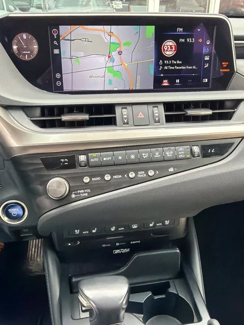 Used 2021 Silver Lexus ES 300h Luxury image 6