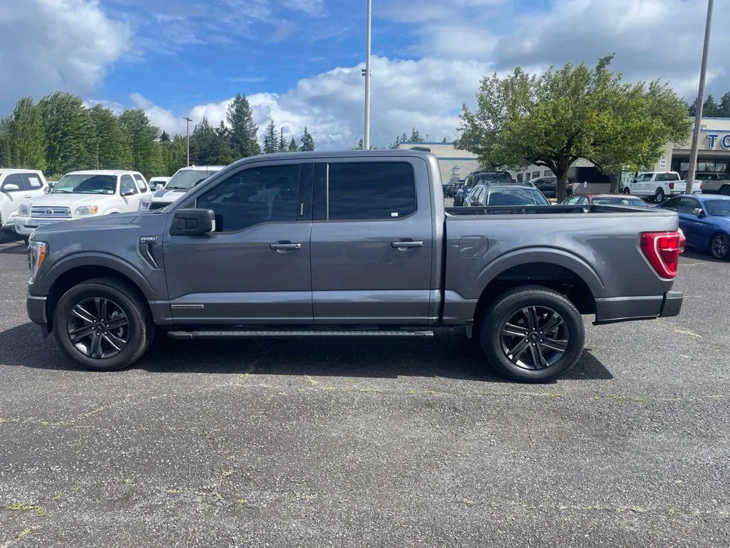 Used 2023 Gray Metallic Ford XLT image 6